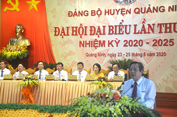 Đồng chí Hoàng Đăng Quang, Ủy viên Trung ương Đảng, Bí thư Tỉnh ủy, Chủ tịch HĐND tỉnh phát biểu chỉ đạo tại đại hội