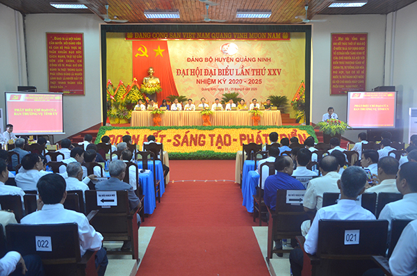 Quang cảnh Đại hội đại biểu Đảng bộ huyện Quảng Ninh lần thứ XXV, nhiệm kỳ 2020-2025